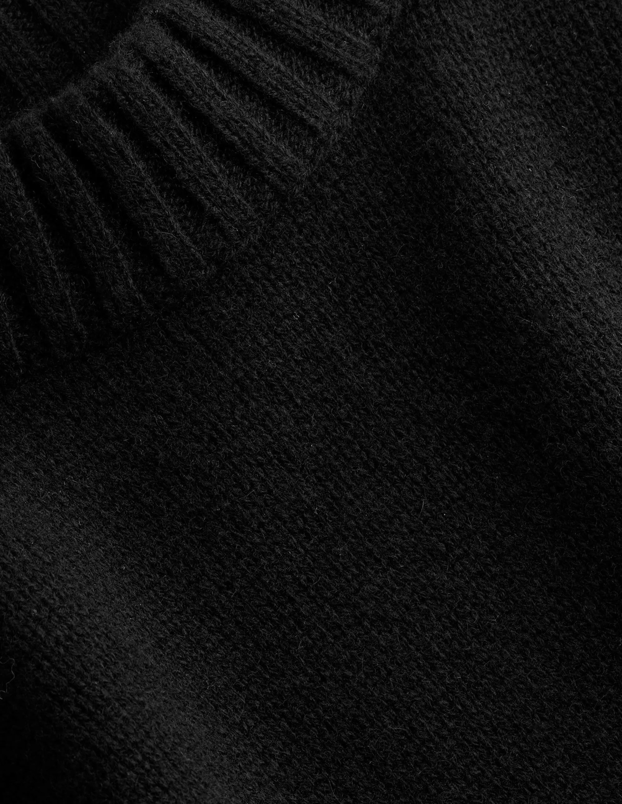 Chunky Cashmere Crew Neck Tank-Black