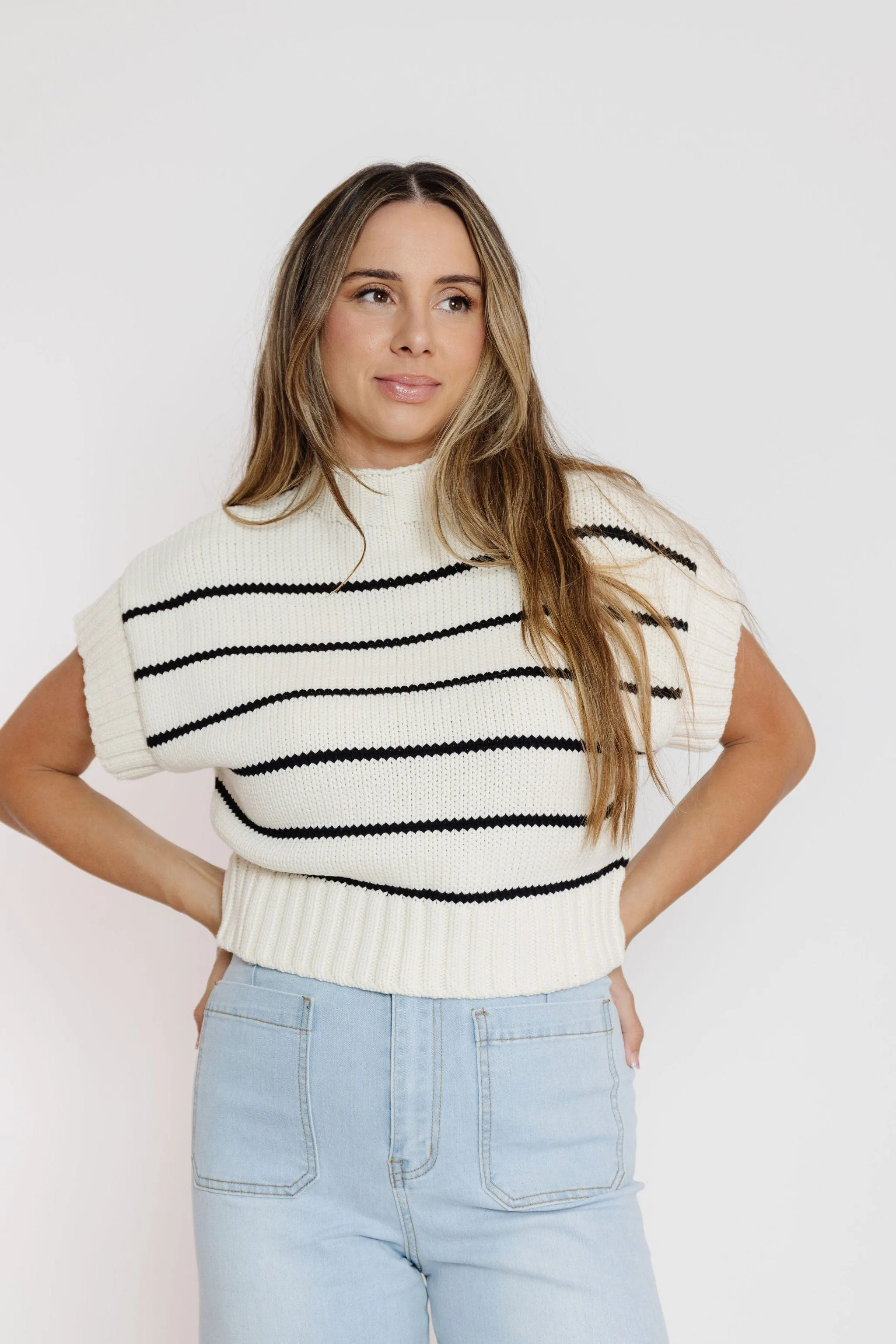 Gem Sweater Vest in Beige/Black