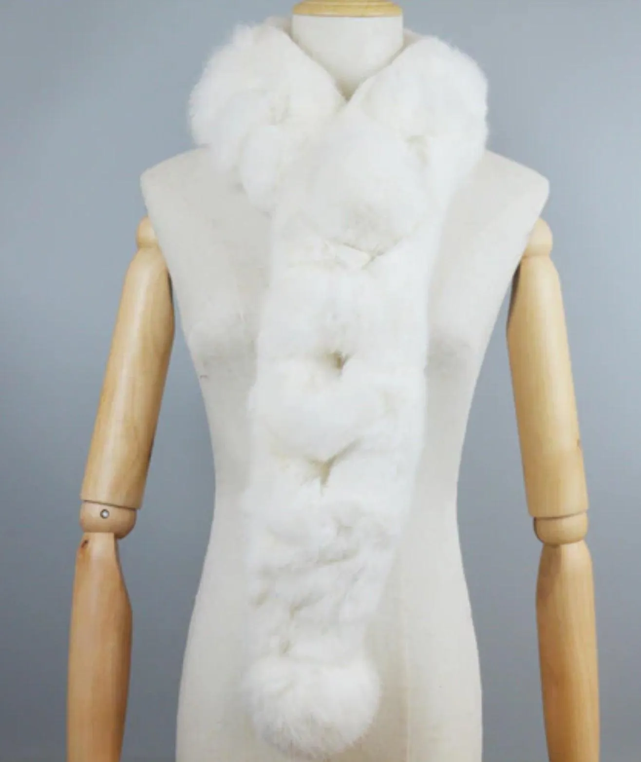 Soft and Luxurious Fur Scarf -Stay Warm in Style with Our Premium Quality Winter Accessories -